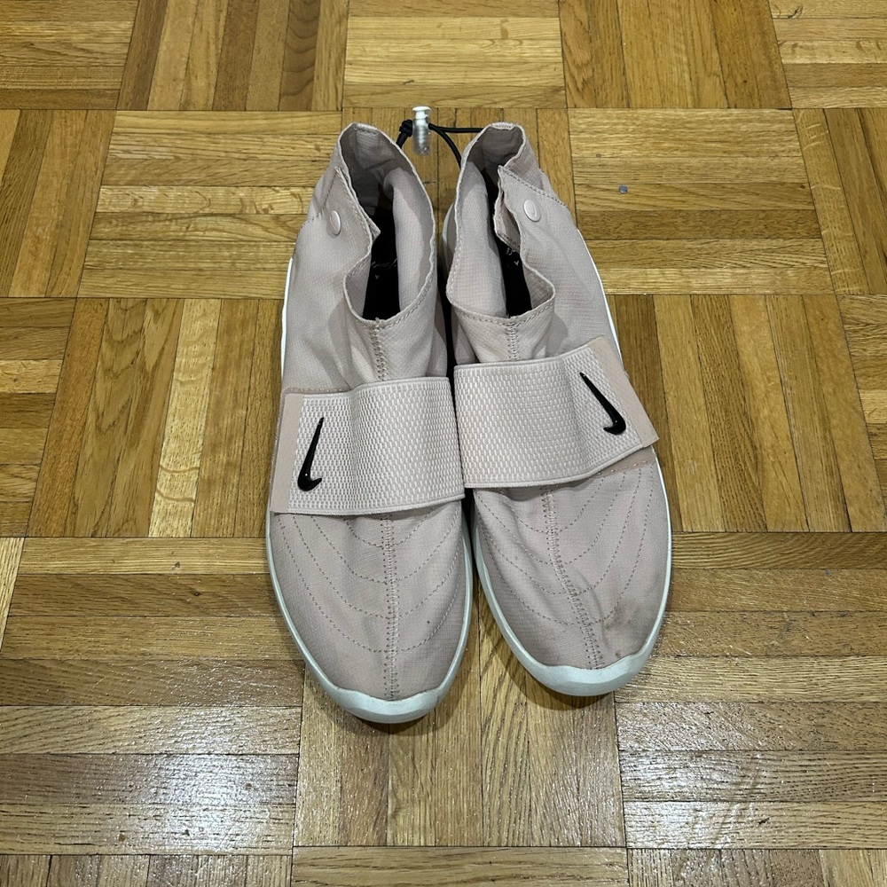 Men’s Nike Fear of God size 9.5